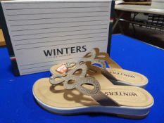 *Winters Size: 3 Shoes
