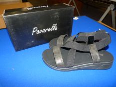 *Pavarella Size: 4 Black Shoes