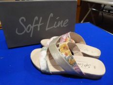 *Soft Line Size: 3.5 Flower Combination Shoes