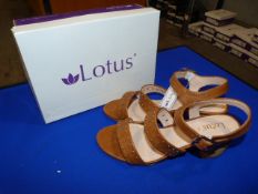 *Lotus Size: 5 Tan Shoes