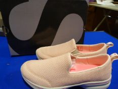 *Sprox Size: 37 Nude/Pink Shoes