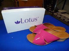 *Lotus Size: 7 Pink Patterned Shoes
