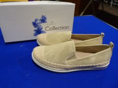 Luna Collection Size: 4 Beige Shoes