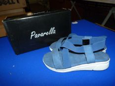 *Pavarella Size: 6 Navy Shoes
