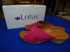 *Lotus Size: 8 Pink Patterned Shoes