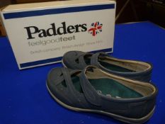 *Padders Size: 3 Navy Shoes