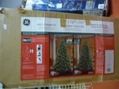 *Just Cur 2.2m Artificial Christmas Tree with LED