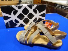 *Identity Size: 41 Pewter Shoes