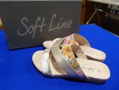 *Soft Line Size: 4 Flower Combination Shoes