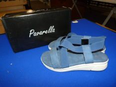 *Pavarella Size: 5 Navy Shoes