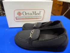 *Ortomeds Size: 4 Black Shoes