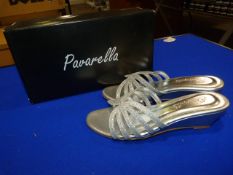 *Pavarella Size: 7 Silver Shoes