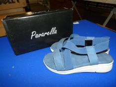 *Pavarella Size: 5 Navy Shoes