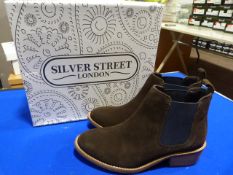 Silver Street Size: 4 Brown/Navy Shoes