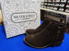 Silver Street Size: 4 Brown Shoes