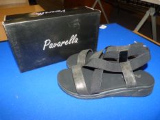 *Pavarella Size: 3 Black Shoes