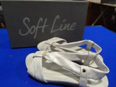 *Soft Line Size: 3.5 White & Silver Shoes