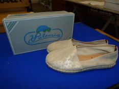 *Vulcarini Size: 40 Beige Shoes