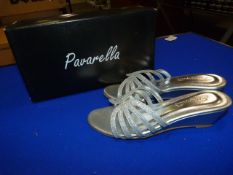 *Pavarella Size: 7 Silver Shoes