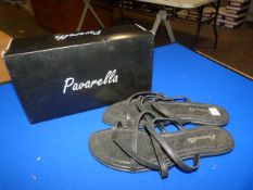*Pavarella Size: 7 Black Shoes