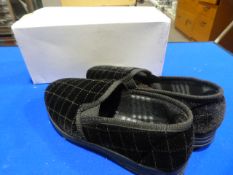 *Response Size: 6 Black Shoes