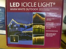 *Outdoor LED Icicle Lights 4m (Warm White)