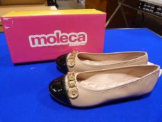*Moleca Size: 37 Beige & Black Shoes