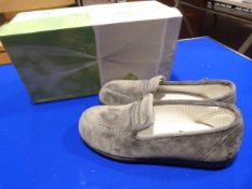 *Celiaruiz Size: 41 Grey Shoes