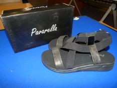 *Pavarella Size: 6 Black Shoes