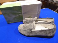 *Celiaruiz Size: 41 Grey Shoes
