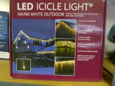 *Outdoor LED Icicle Lights 4m (Warm White)