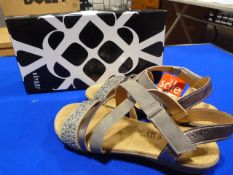 *Identity Size: 37 Pewter Shoes