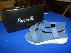 *Pavarella Size: 5 Navy Shoes