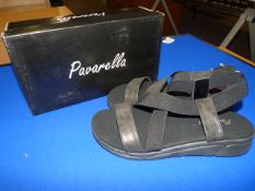 *Pavarella Size: 7 Black Shoes