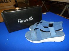 *Pavarella Size: 7 Navy Shoes