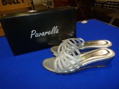 *Pavarella Size: 7 Silver Shoes