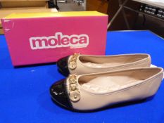 *Moleca Size: 37 Beige & Black Shoes