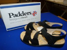 *Padders Size: 8 Black Reptile Shoes