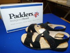 *Padders Size: 8 Black Reptile Shoes