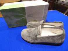 *Celiaruiz Size: 41 Grey Shoes