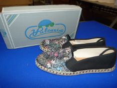 *Vulcarini Size: 36 Black Shoes