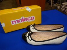 *Moleca Size: 37 White/Black Shoes