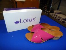 *Lotus Size: 5 Pink Patterned Shoes