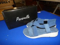*Pavarella Size: 6 Navy Shoes