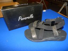 *Pavarella Size: 6 Black Shoes