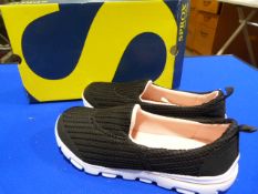 *Sprox Size: 37 Black Shoes