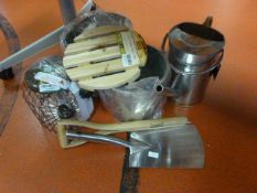 *Wooden Pot Trolley, Metal Bucket, Bird Feeder, et