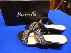 *Pavarella Size: 6 Black Shoes
