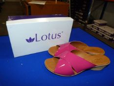 *Lotus Size: 4 Pink Patterned Shoes
