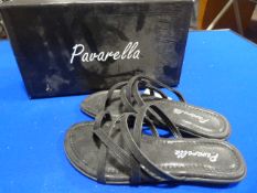 *Pavarella Size: 3 Black Shoes